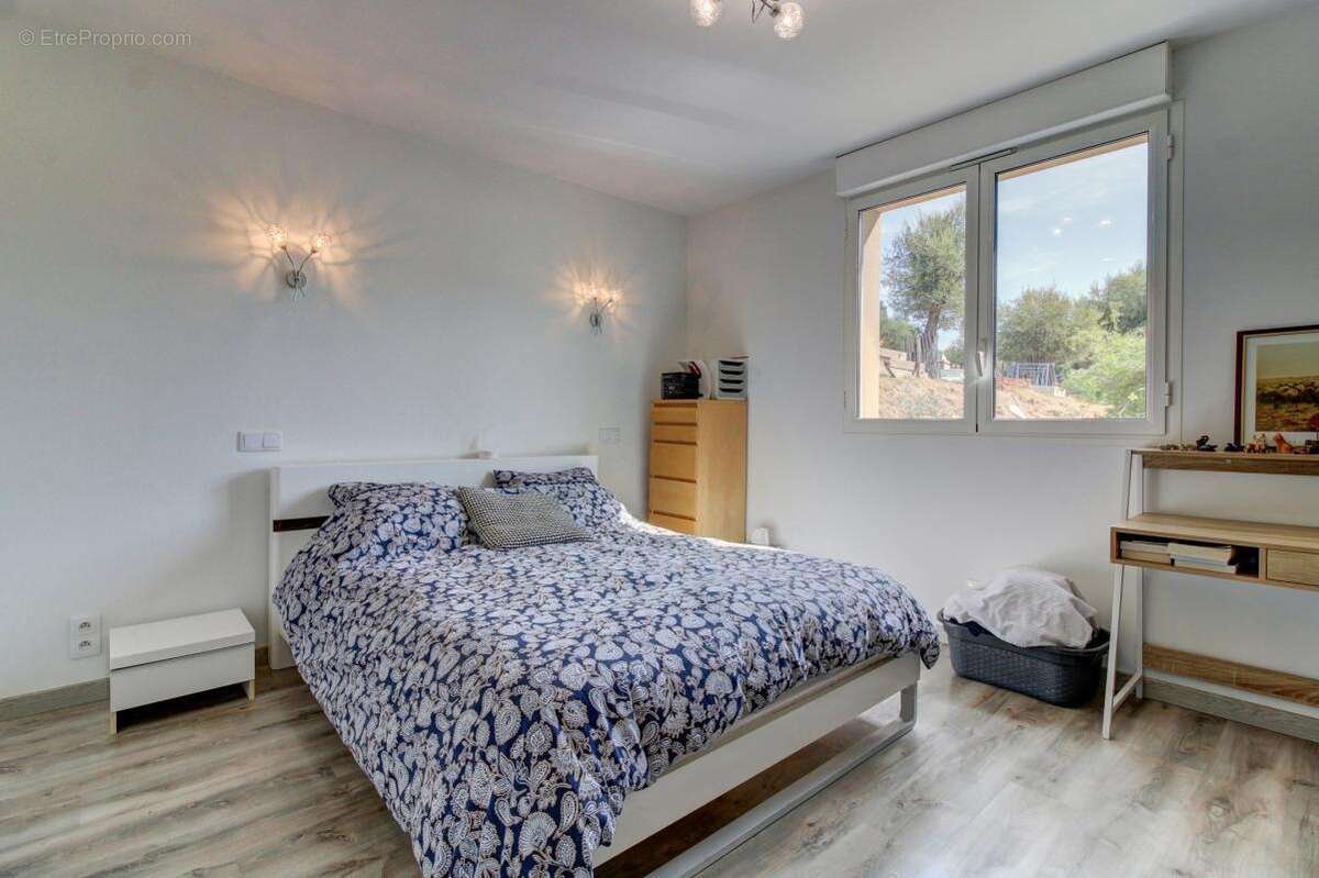 Appartement à SAINT-MARTIN-DU-VAR