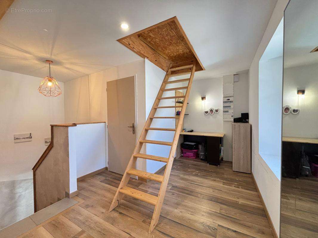 Maison à SAINT-LAURENT-DU-PONT