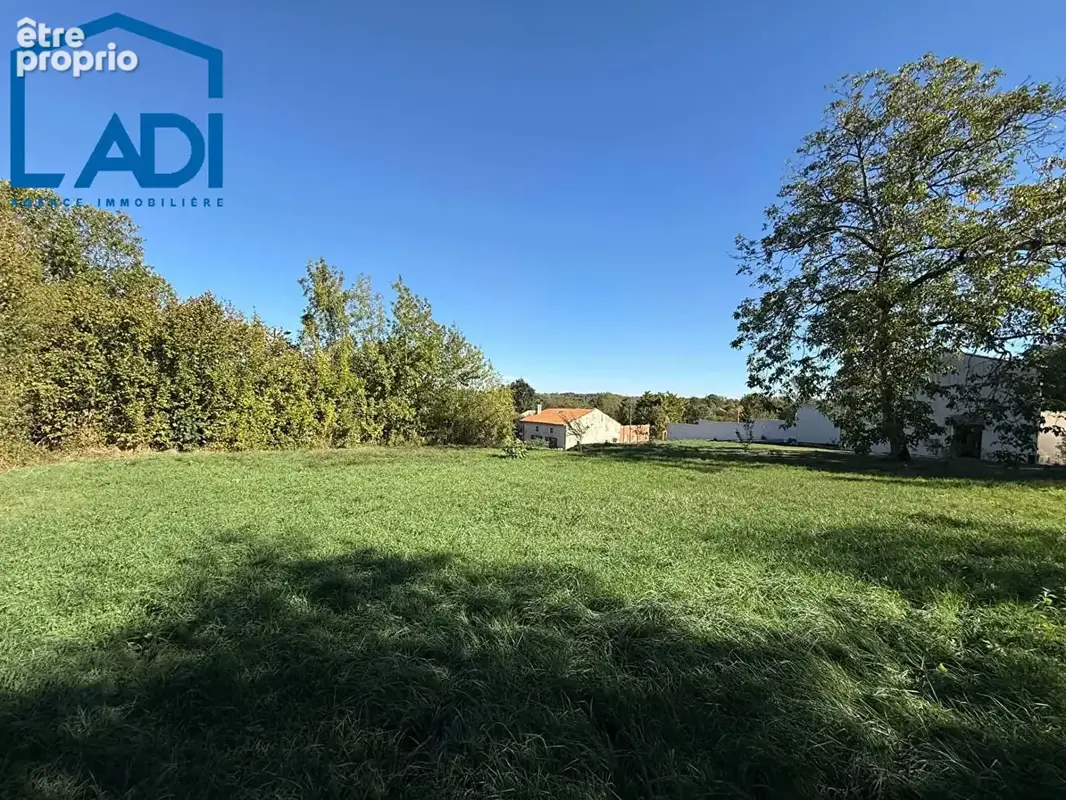 À VENDRE, Terrain à bâtir à Azay-le-Brûlé - photo 2