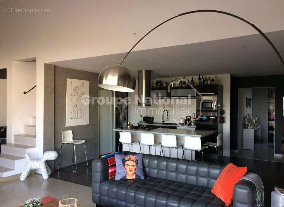 Maison à SAINT-LAURENT-D'AIGOUZE