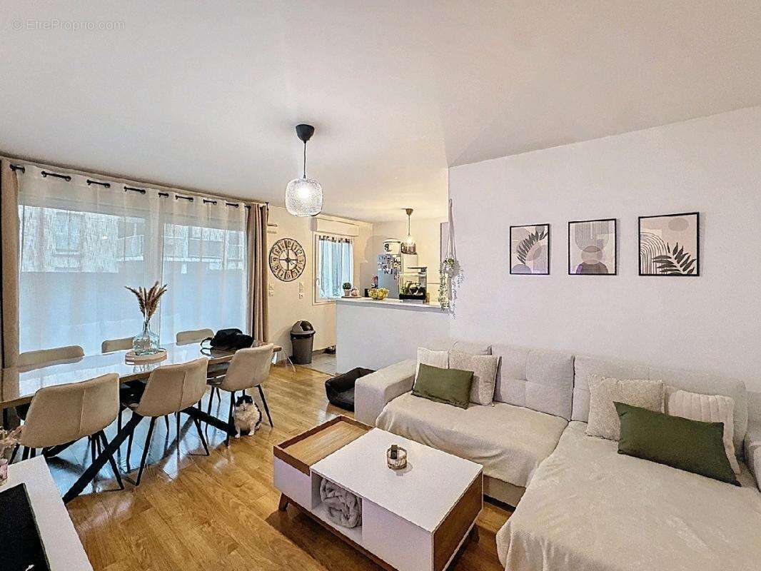 Appartement 64 m² à Reims  - photo 3