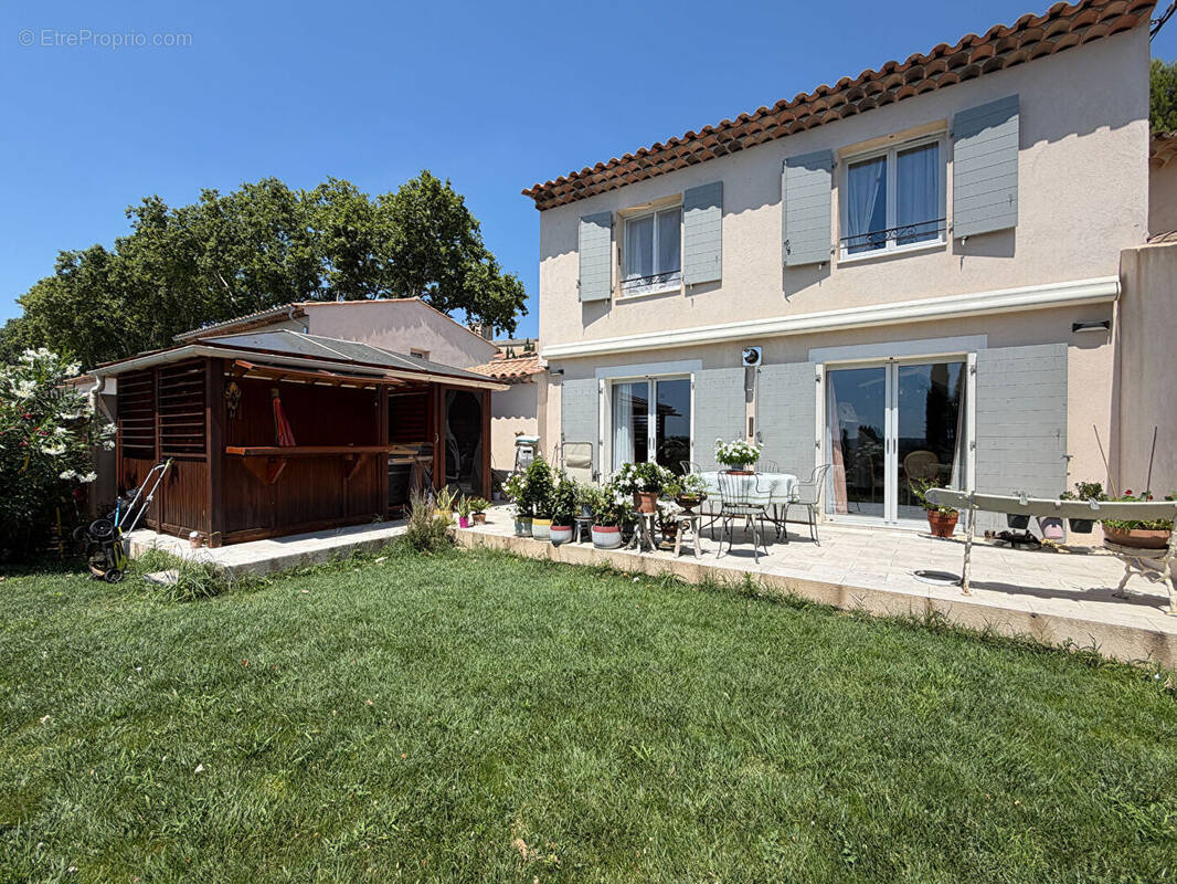 Maison à CUCURON