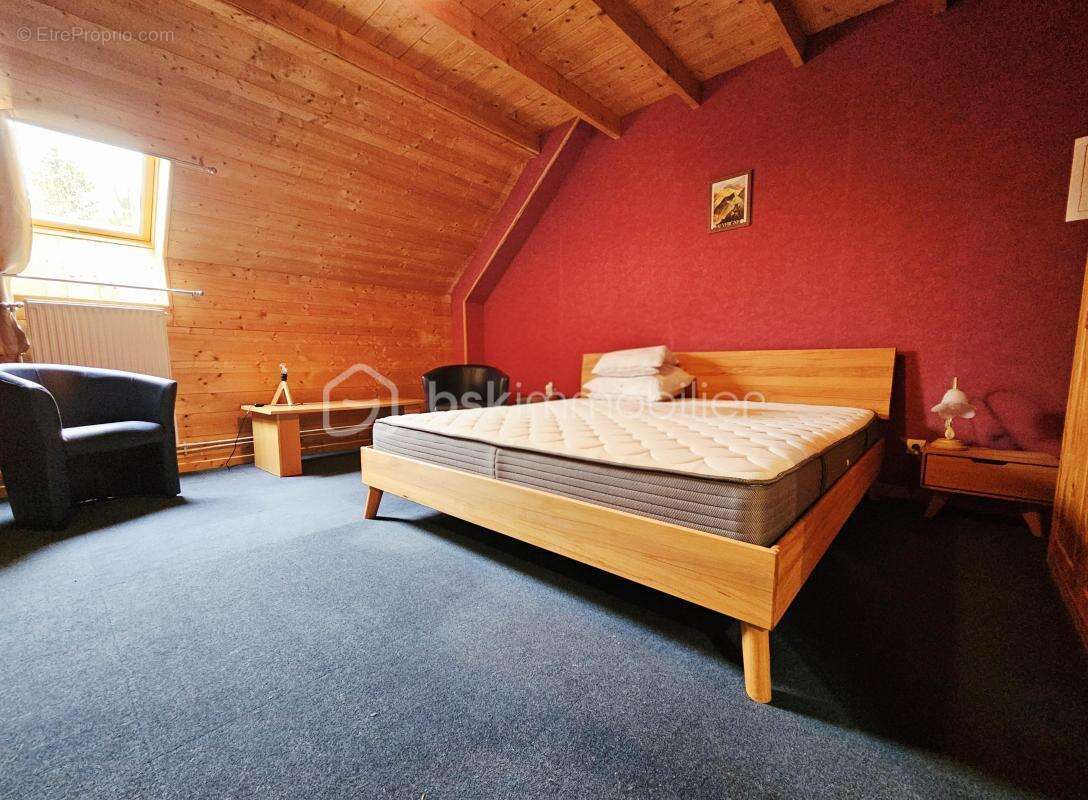 Maison à BESSE-ET-SAINT-ANASTAISE