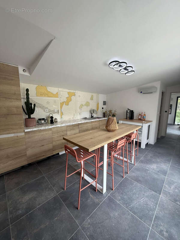 Maison à MONTAIGUT-SUR-SAVE