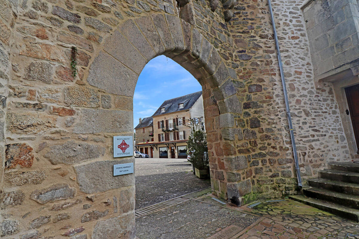 Maison à CORREZE