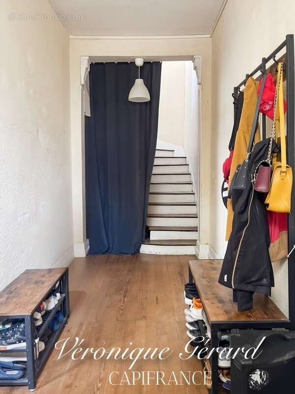 Maison à SAINT-MEDARD-DE-GUIZIERES