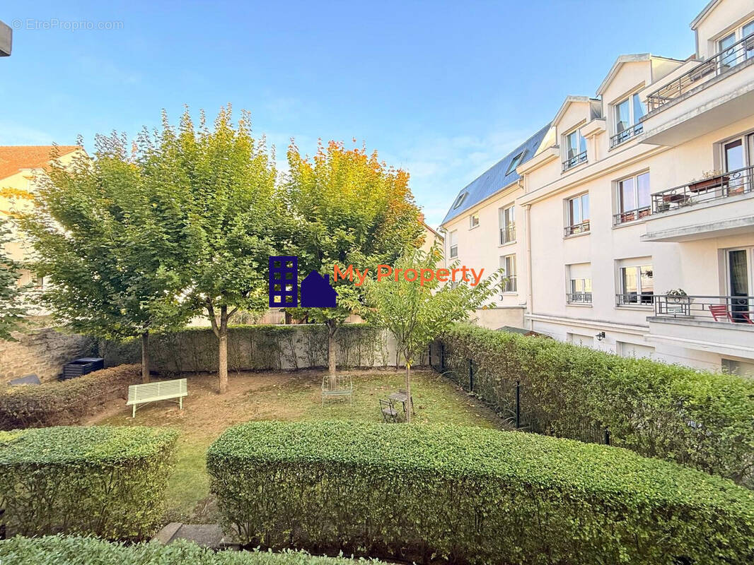 Appartement à HOUILLES