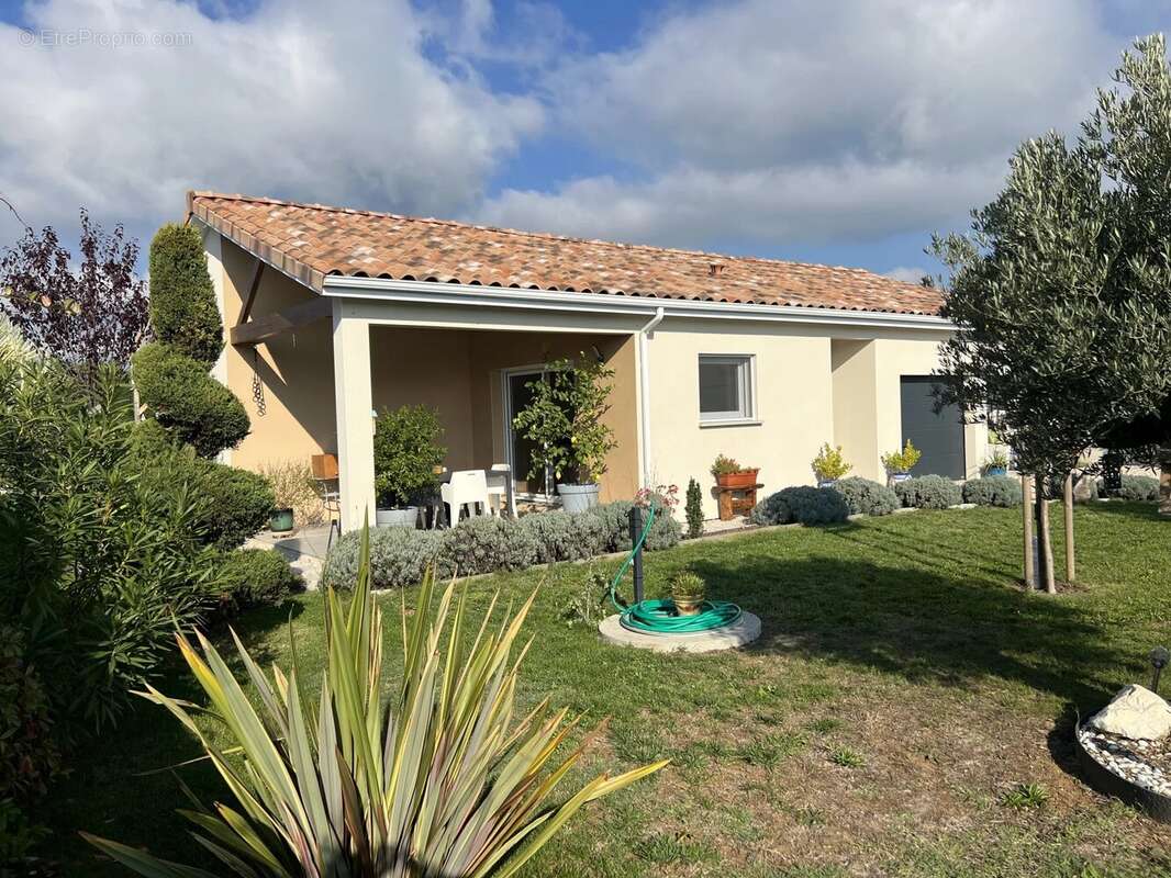 Maison à EYMEUX