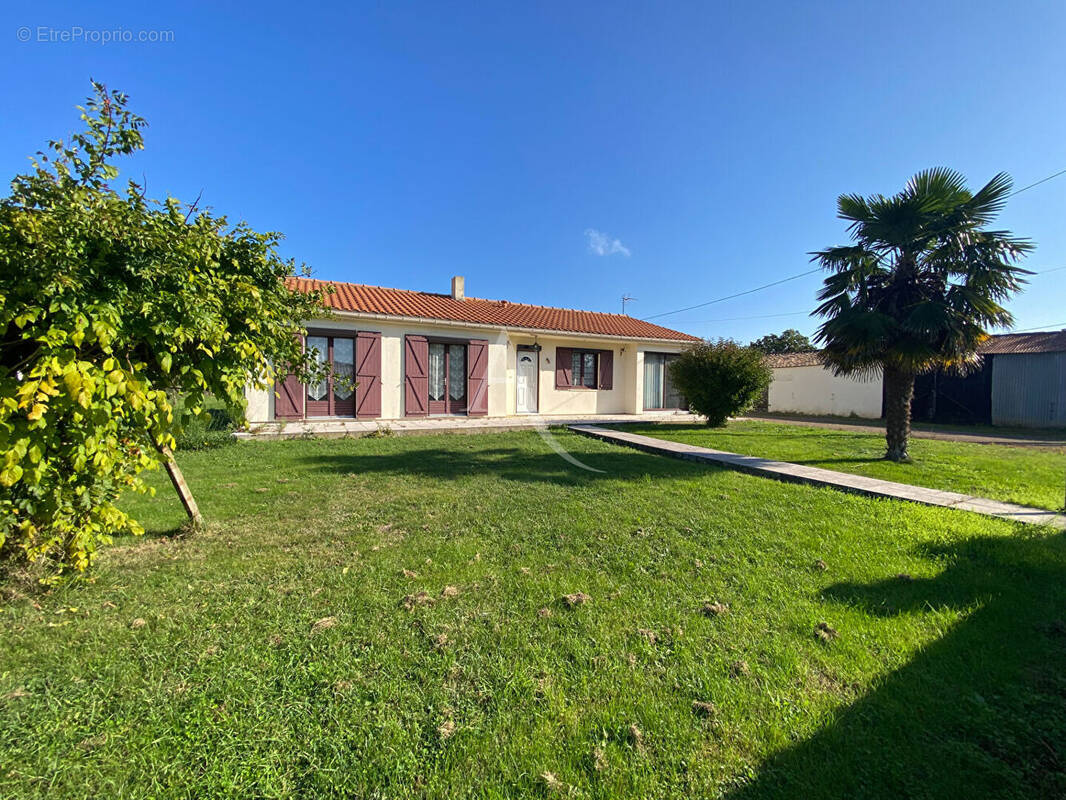 Maison à SAINT-DENIS-DU-PAYRE