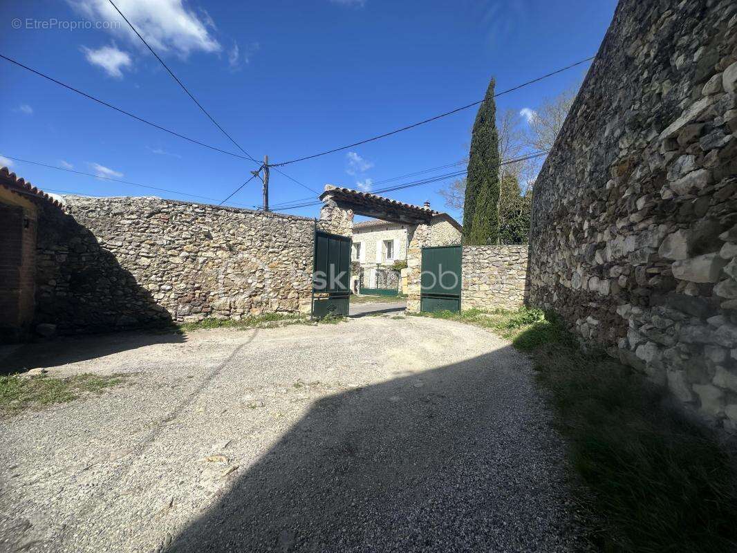 Appartement à SAINT-CHRISTOL-LES-ALES