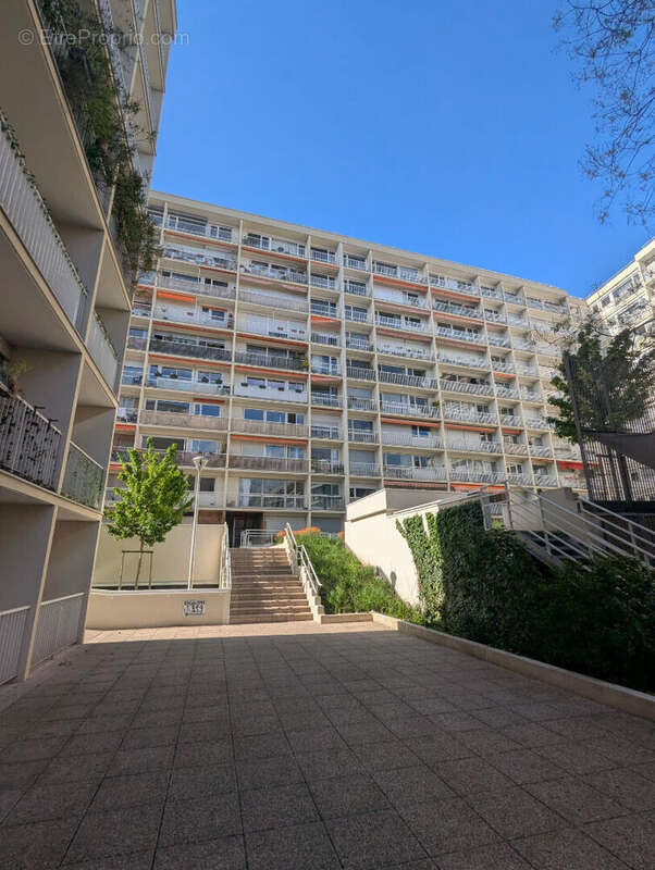 Appartement à PARIS-20E