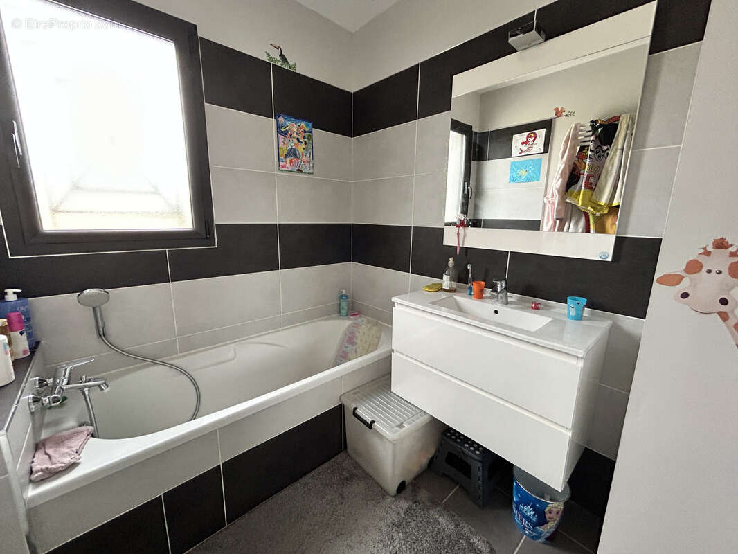 Maison à SAINT-QUENTIN-LA-POTERIE