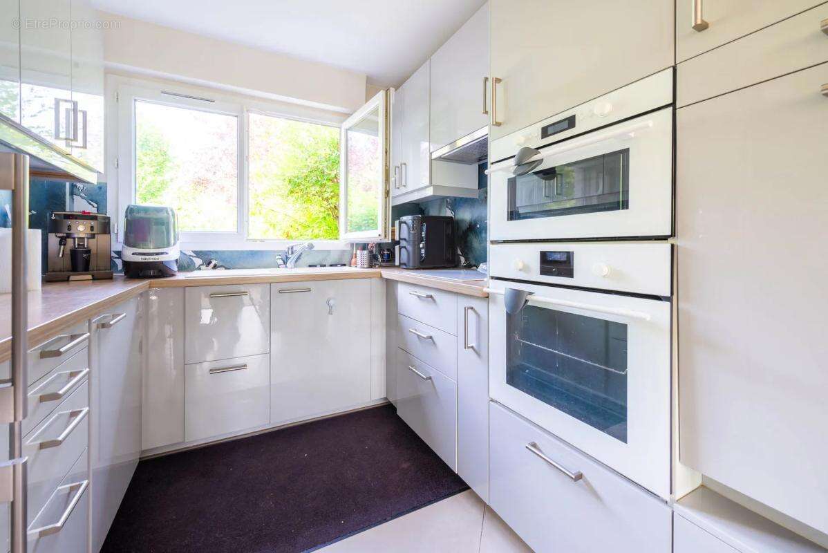 Maison à LA CELLE-SAINT-CLOUD