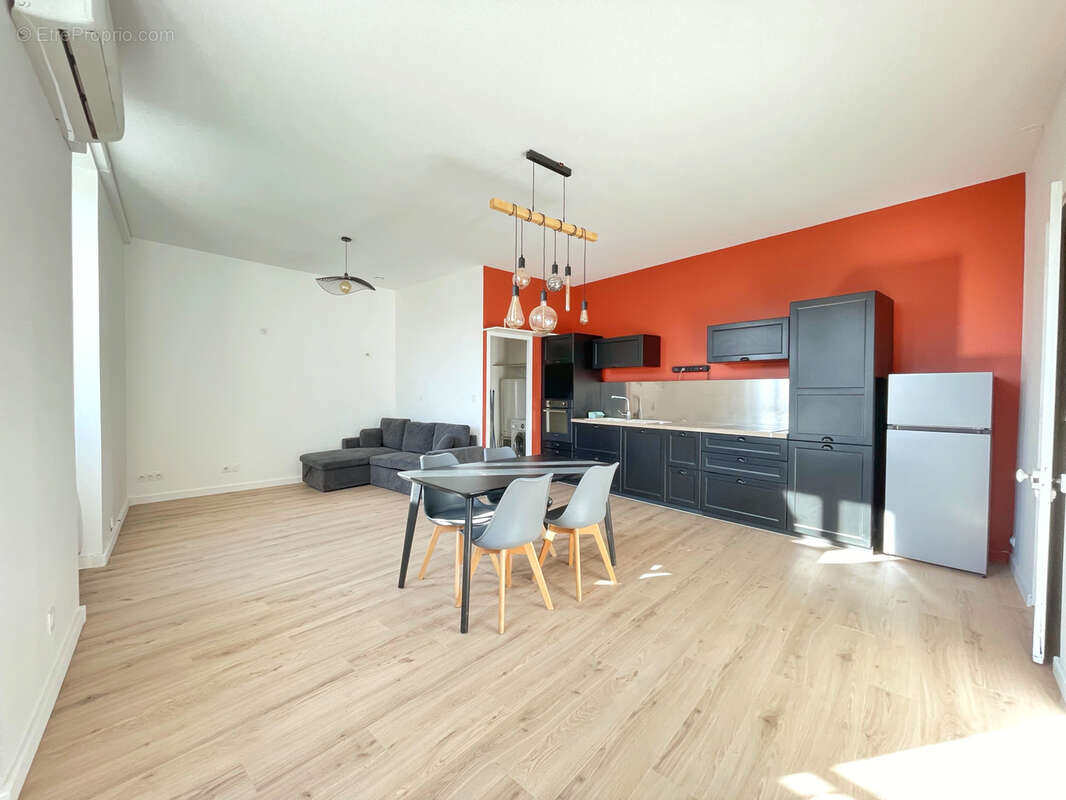 Maison à CHARLY