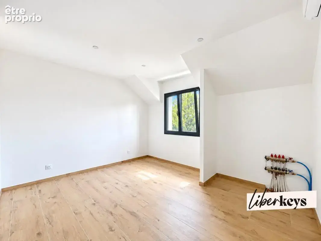 Maison neuve 3 chambres – Prestations haut de gamme – Saint-Cyr-en-Val (45590) - photo 5