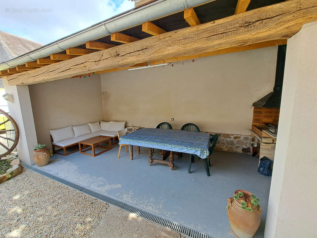 Maison à PONT-SUR-YONNE