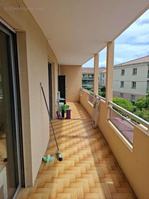   - Appartement à DRAGUIGNAN