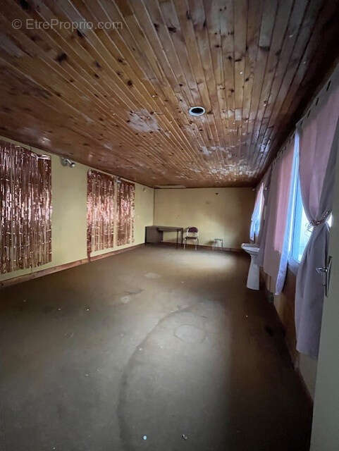 A VendreImmeuble de rapport 330 m2   Maison + T5 + Local professionnel   Fort potentiel ! - photo 11