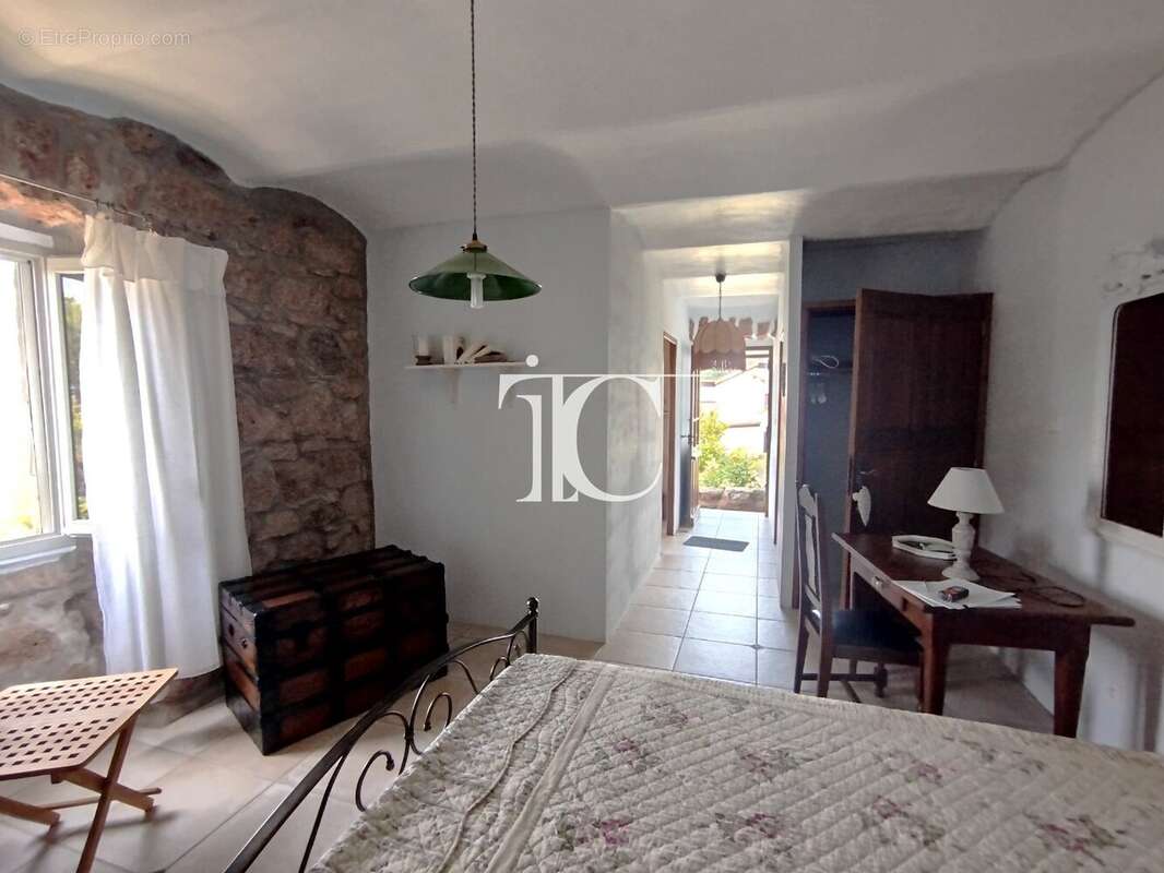 Exclusivité  authentique maison de hameau en pierre avec deux jardins attenants * car port * 10 minuters des commodites * - photo 30