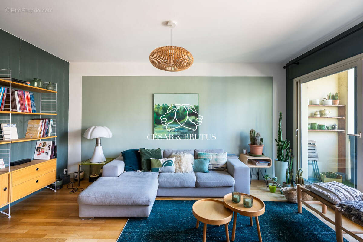 13 Salon - Appartement à LYON-8E