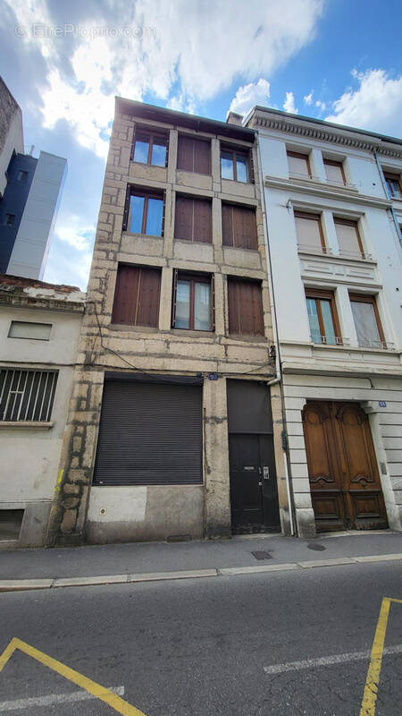 Appartement à SAINT-ETIENNE