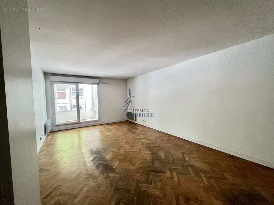 Appartement à MONTROUGE