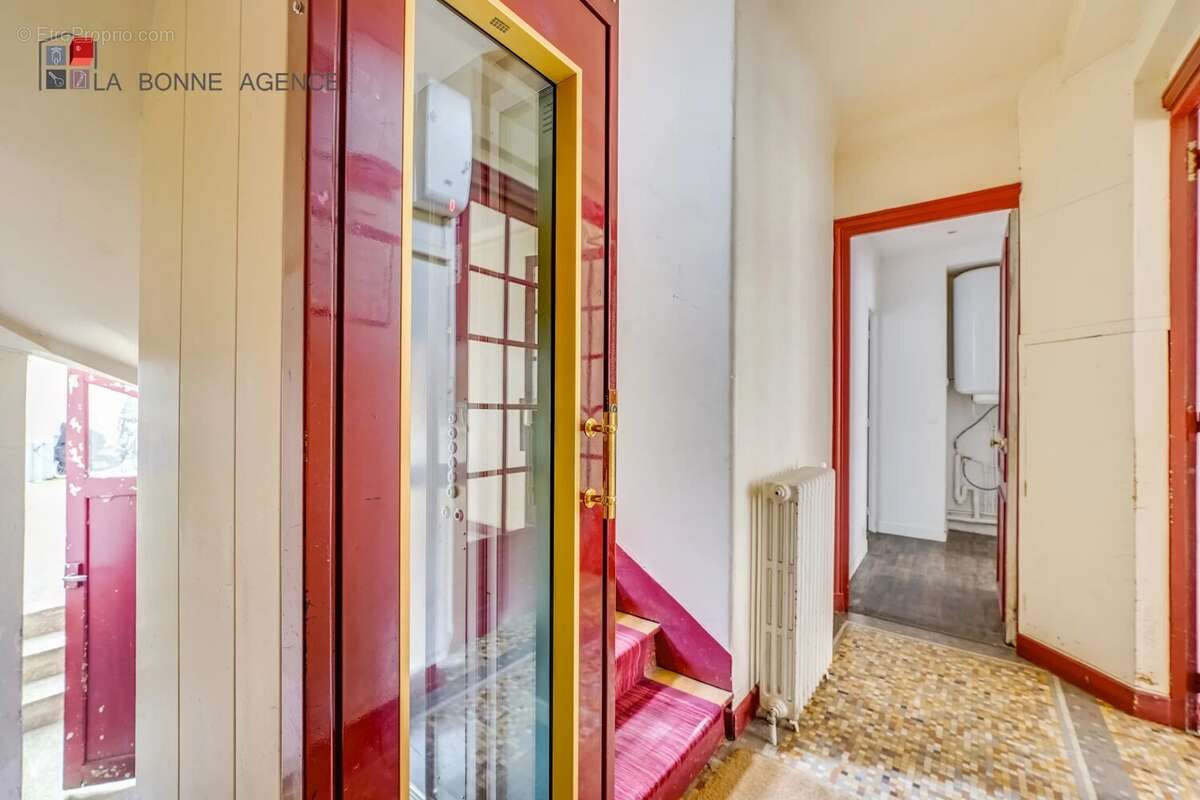 Appartement à PARIS-17E