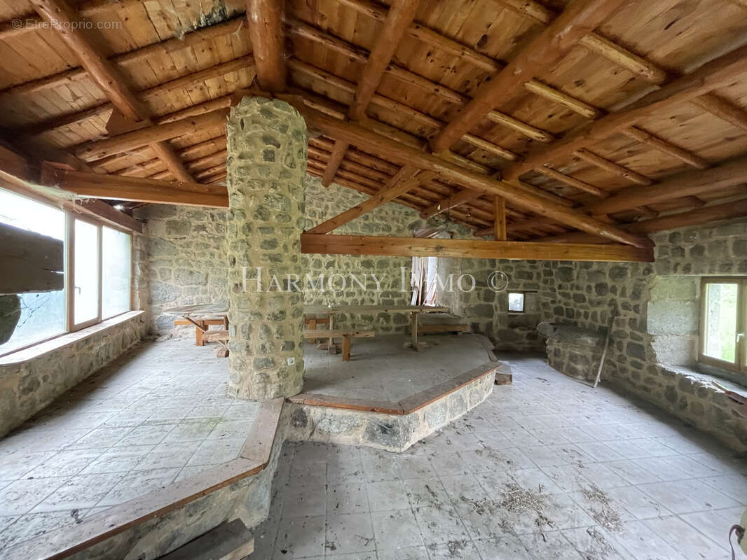 Maison à ESTIVAREILLES