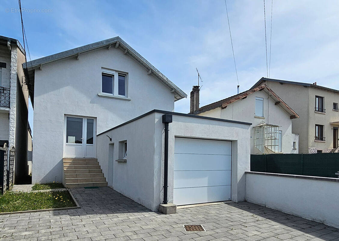 Maison à DAMELEVIERES
