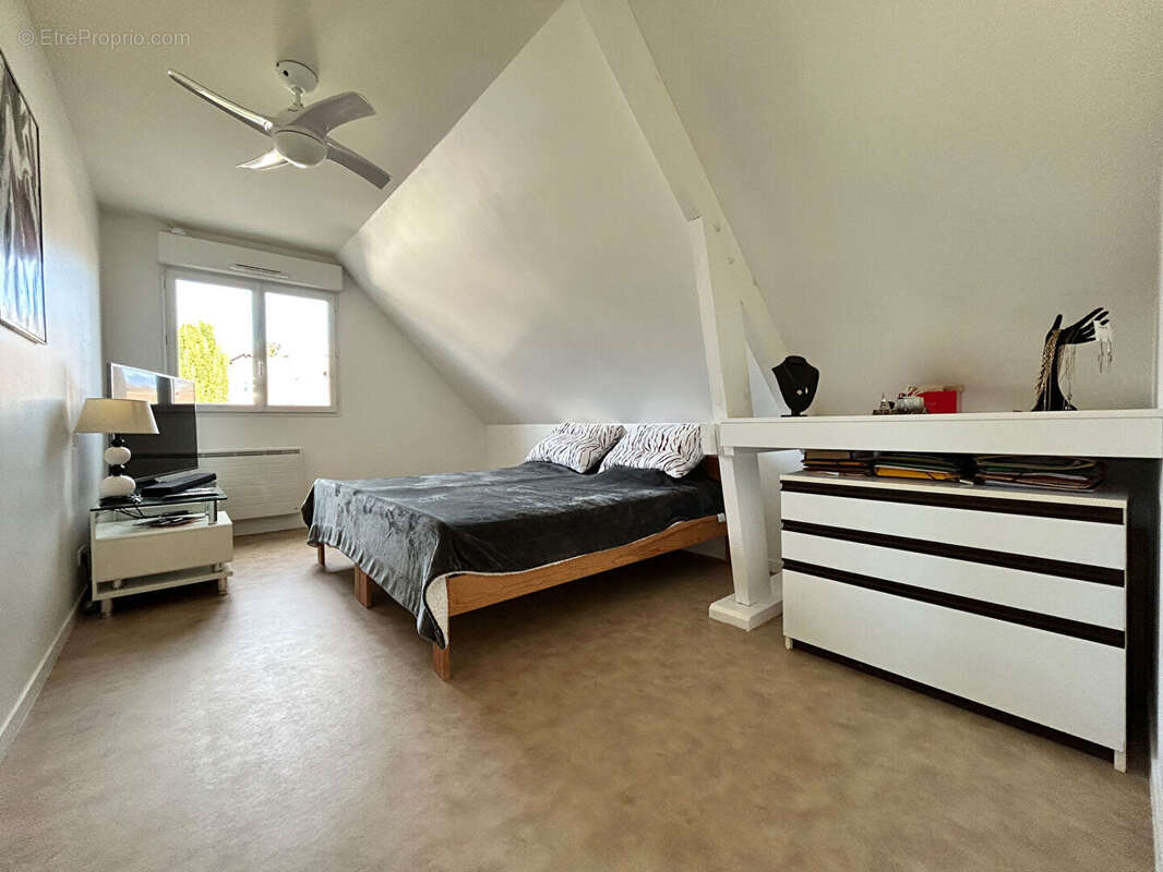 Maison à SAINT-PAVACE