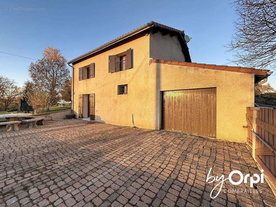 Maison à LE QUARTIER