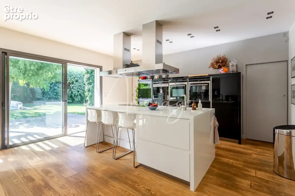 Maison contemporaine de 193 m2 habitables sur une parcelle de 1 176 m2 avec piscine - photo 6