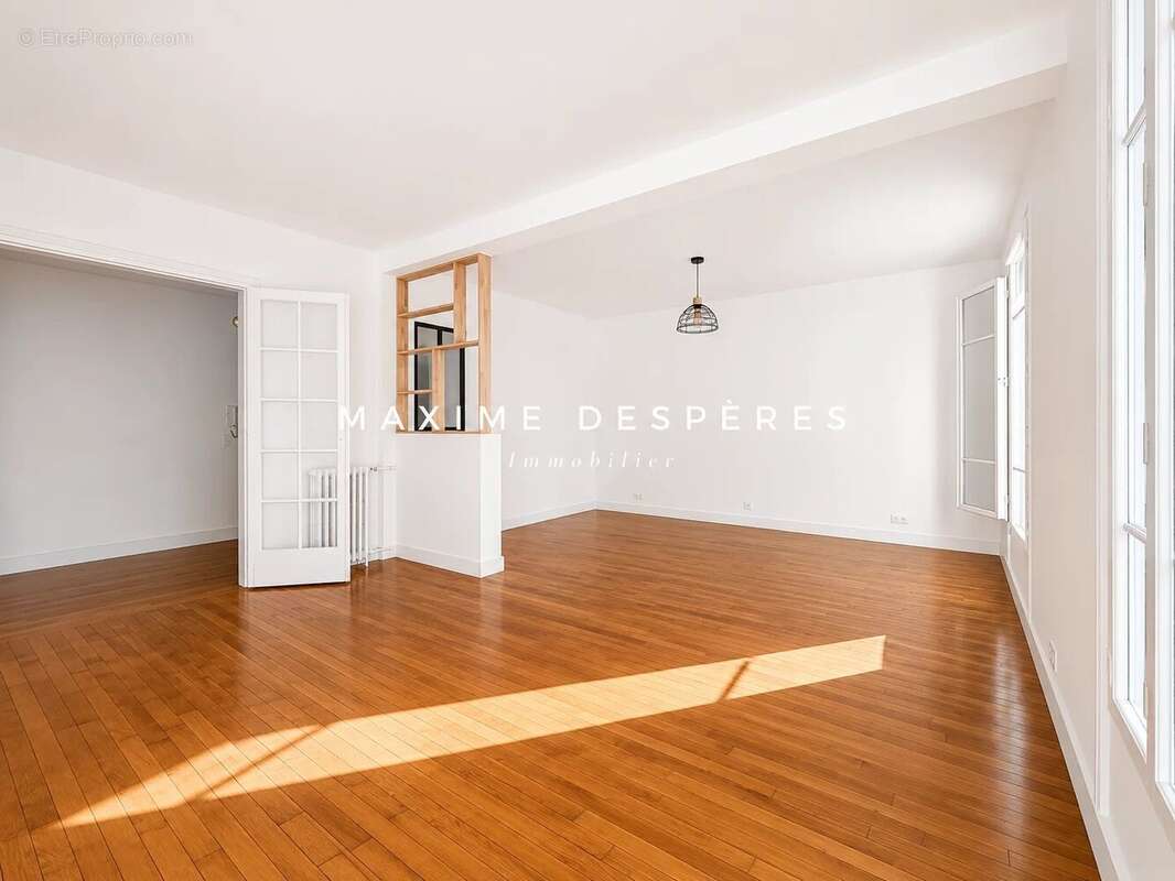 Appartement à PARIS-11E