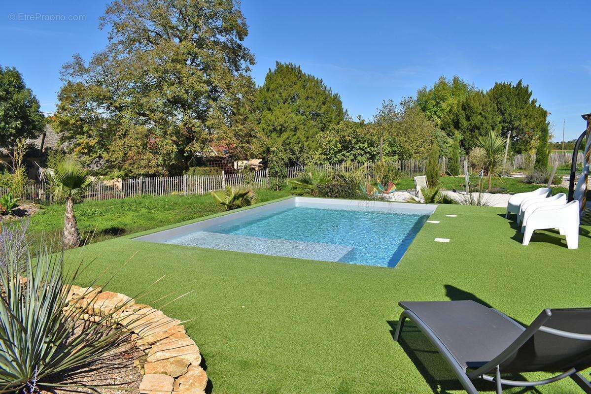 Maison à SAINT-GENIES