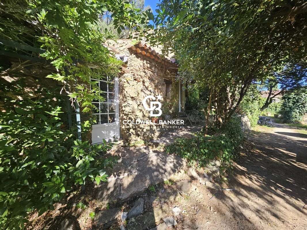 Maison à LA GARDE-FREINET