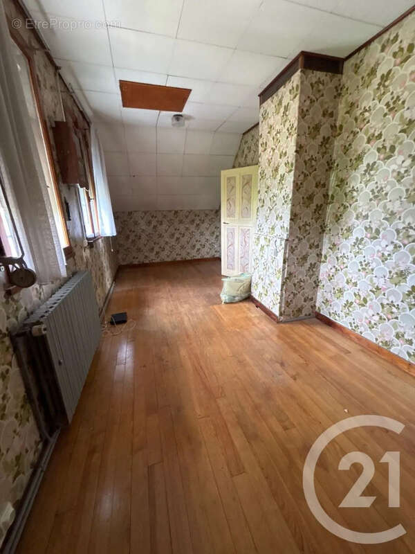 Maison 82 m² à Saint-Quentin  - photo 13