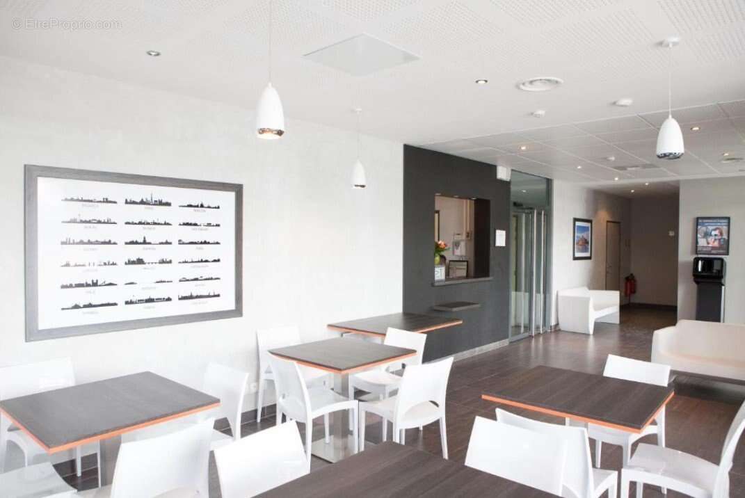 INVESTISSEMENT LOCATIF  CHEVILLY-LARUE  Résidence d'Affaires Adonis Paris Sud *** - 7,37% de rentabilité - photo 6