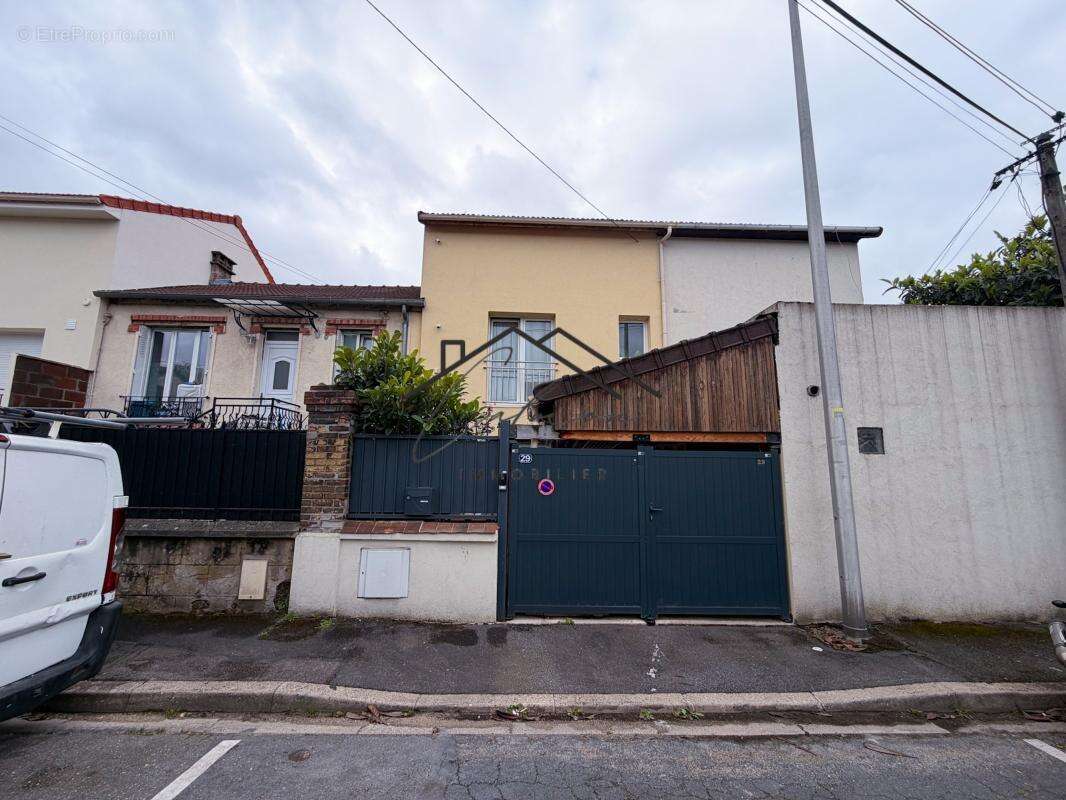 Maison à VILLEMOMBLE