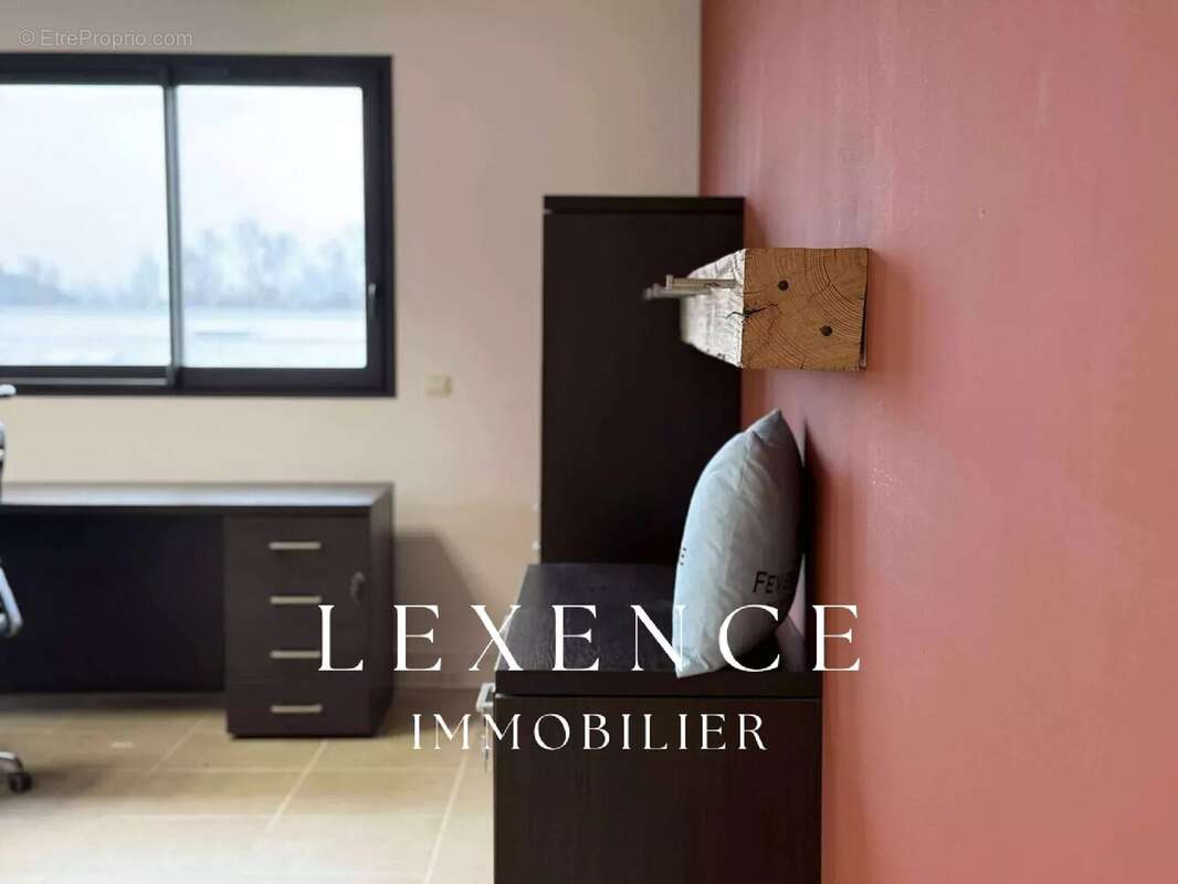 Commerce à EGUILLES