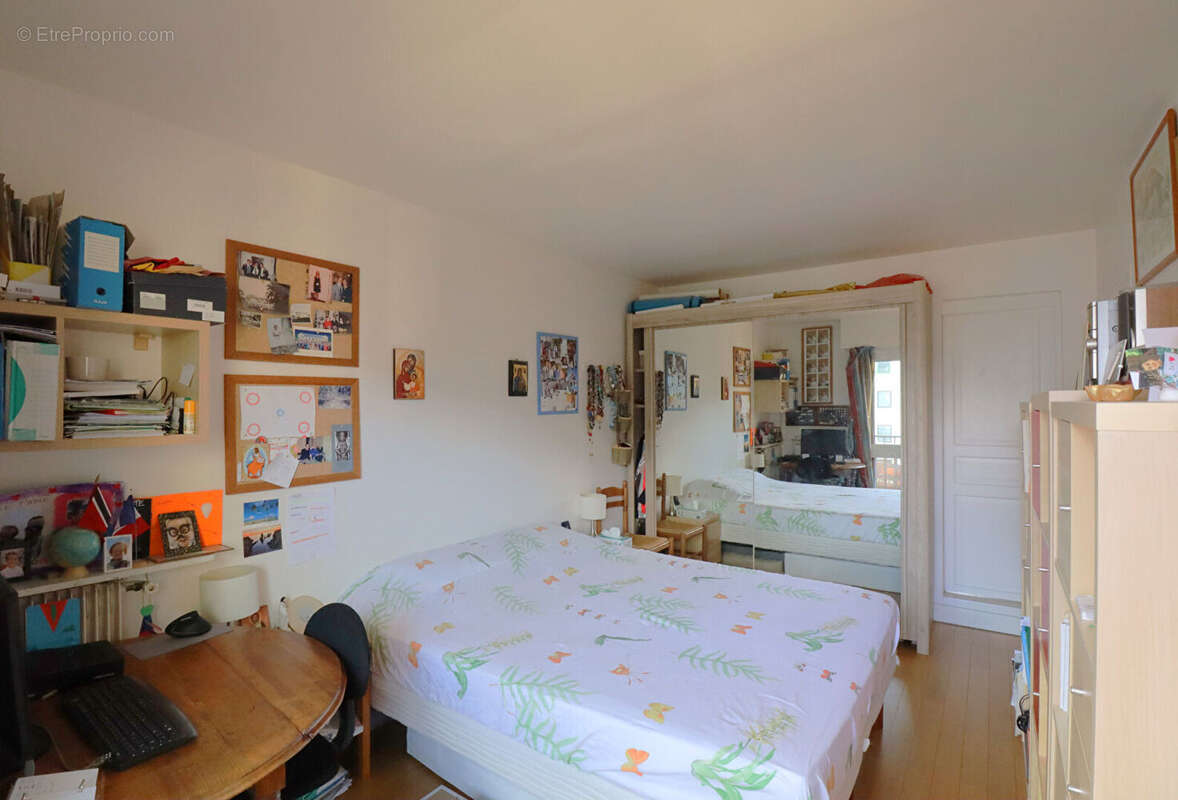 Appartement à ISSY-LES-MOULINEAUX