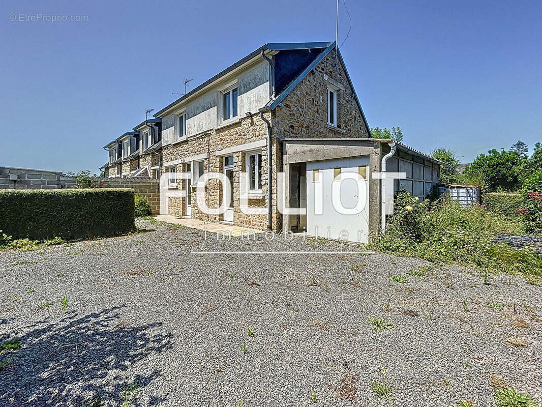 Maison à SAINT-DENIS-LE-GAST