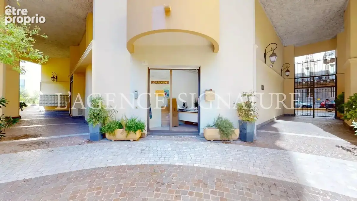 A vendre - nice centre ville coulée verte – " nanou " grand 2 pièces 51 m² avec terrasse – résidence de standing avec parc et ga - photo 15