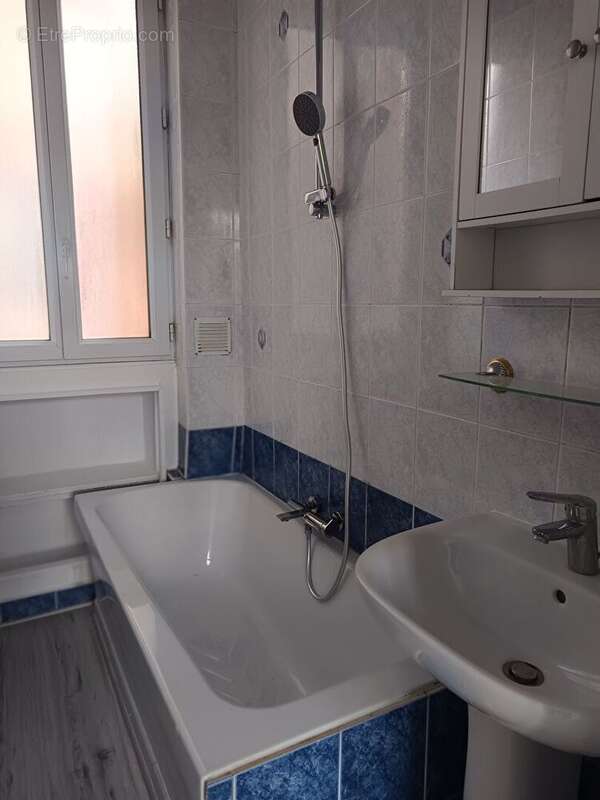 Appartement à CHARENTON-LE-PONT