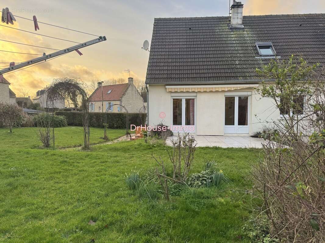 Maison 107 m² à Colomby-Sur-Thaon  - photo 9