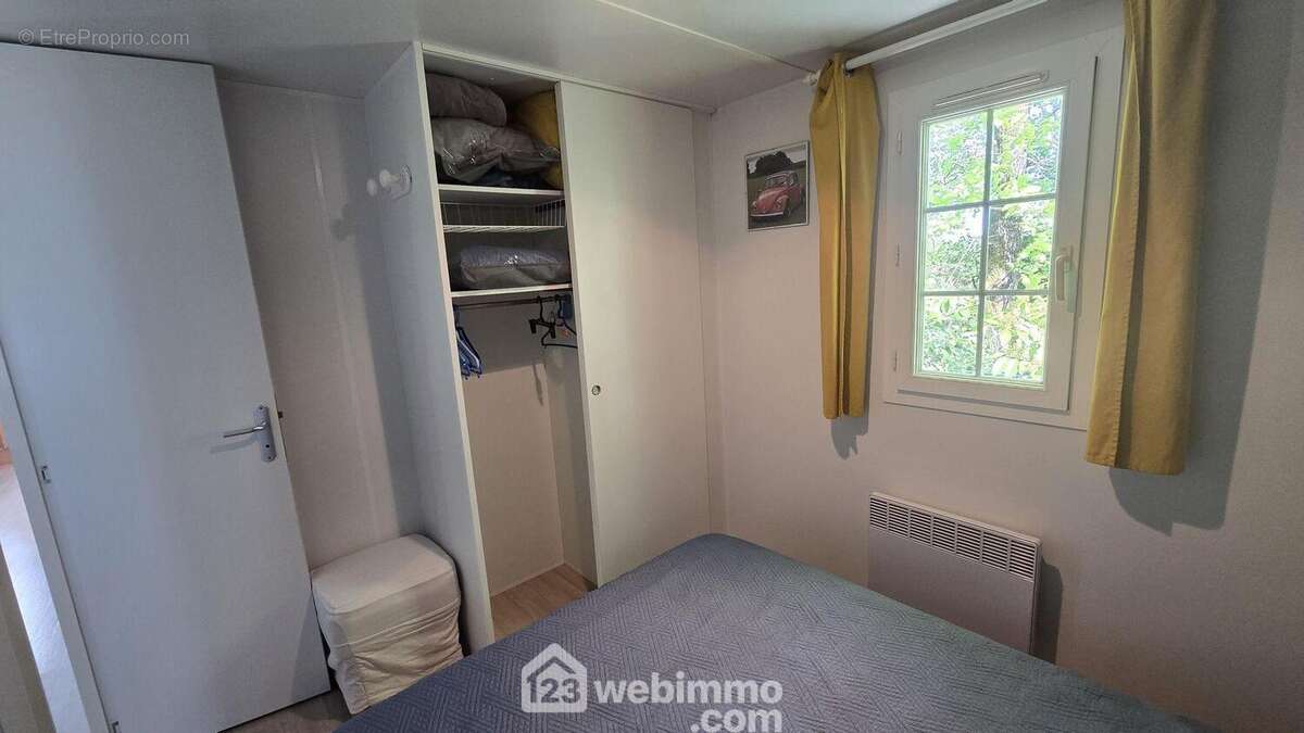 Chambres avec placards - Maison à TALMONT-SAINT-HILAIRE