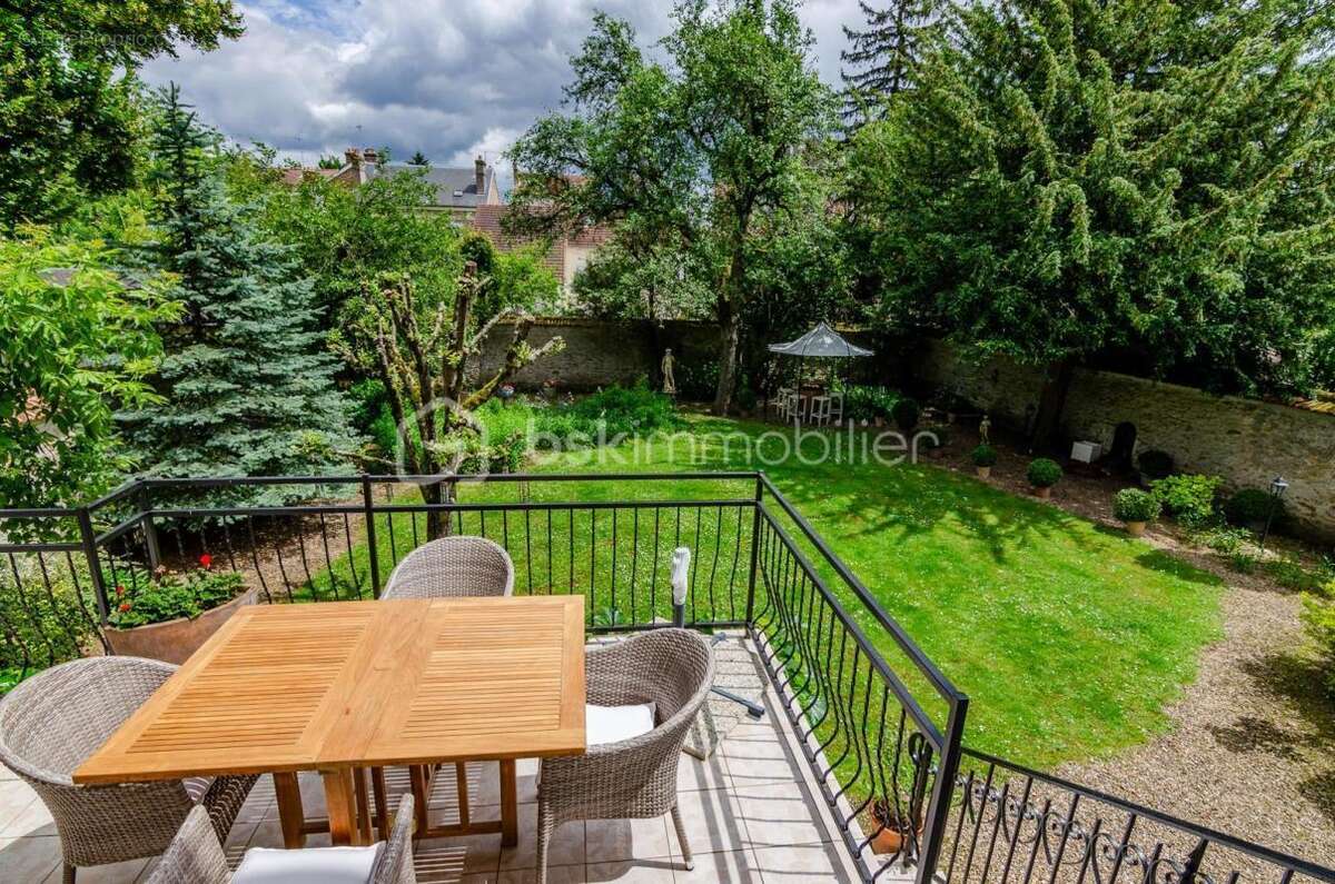 Maison à CORBEIL-ESSONNES