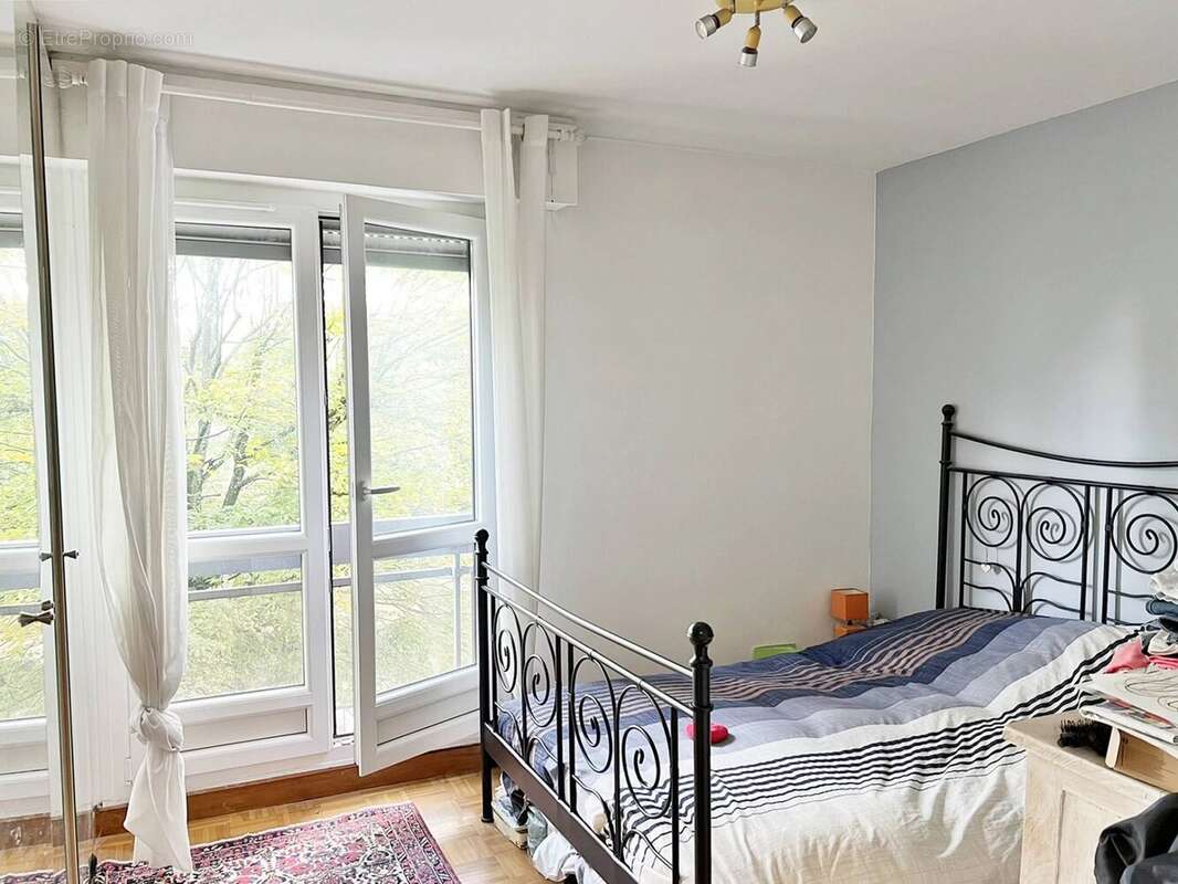 Appartement à SAINT-MAUR-DES-FOSSES