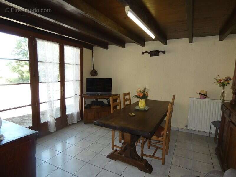 Maison 187 m² à Saint-Elix-Theux  - photo 7