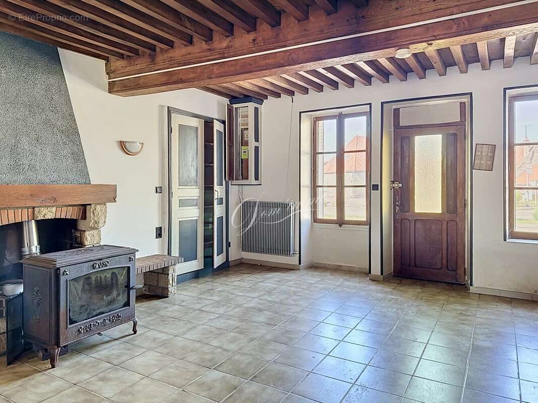 Appartement à LA ROCHE-EN-BRENIL