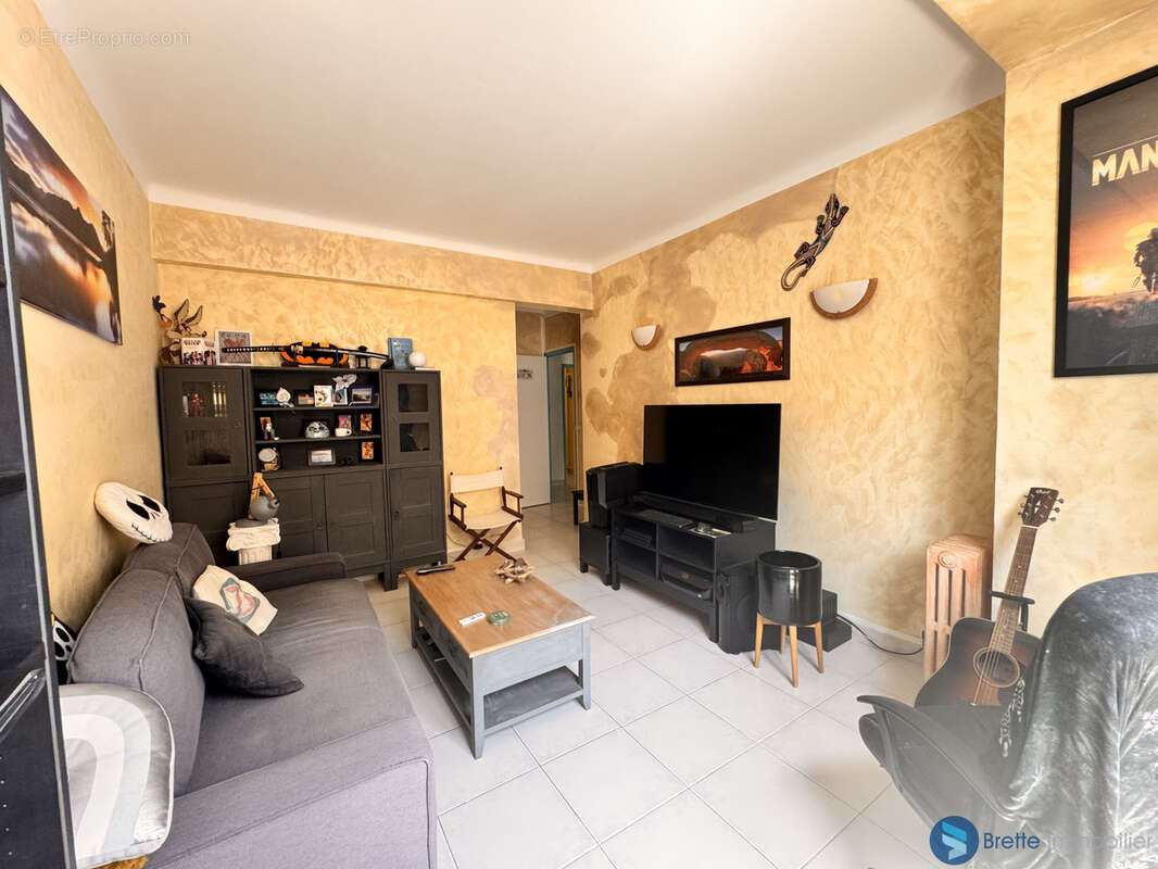 Toulon saint roch - appartement t2 avec balcon et cave - photo 6